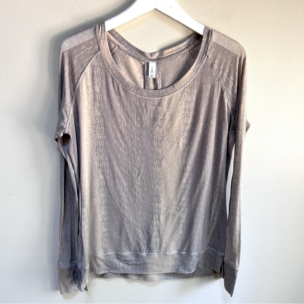 lululemon athletica Long Sleeve Tee in Dusty Taupe